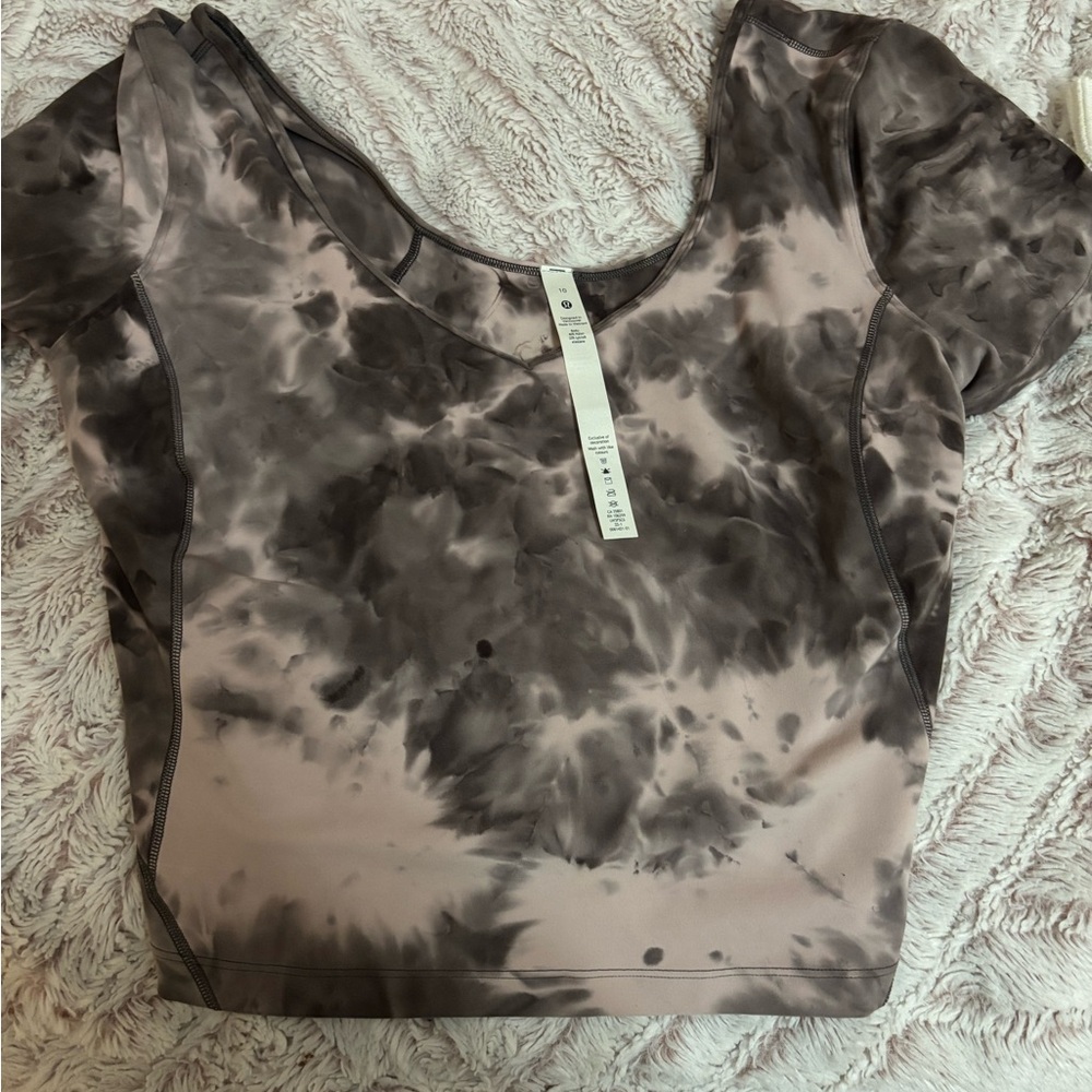 Lululemon crop top super cute rare color they dont make it anymore